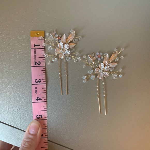 4 pc set Rose Gold flower bridal hair pins - Picture 2 of 4